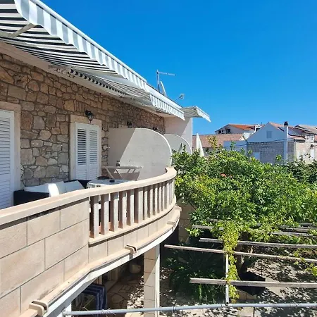 Mate Slavic Сучурай