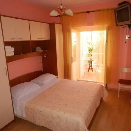 Apartment Mate Slavic