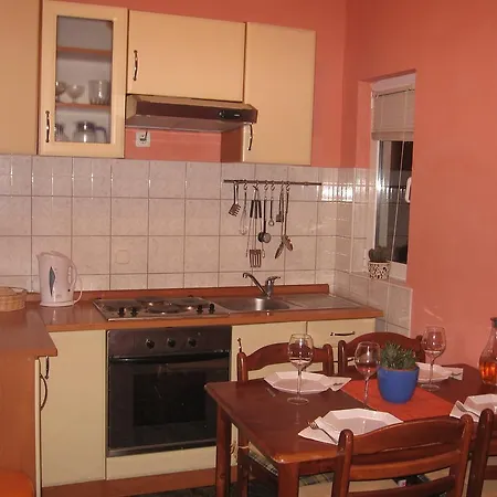 Apartment Mate Slavic Sucuraj